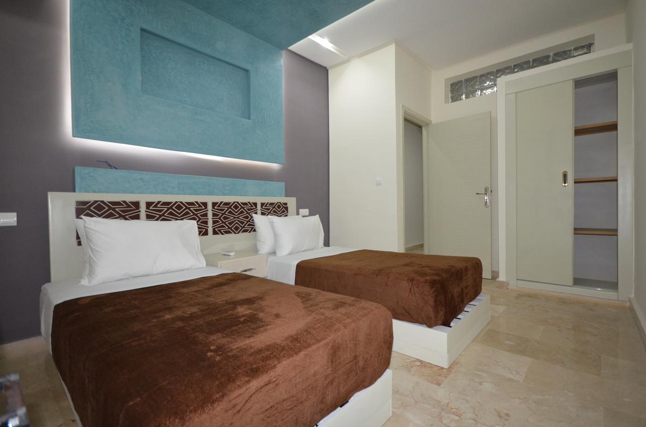 Hotel-Cafe-Restaurant Pyramides, Taza Zewnętrze zdjęcie