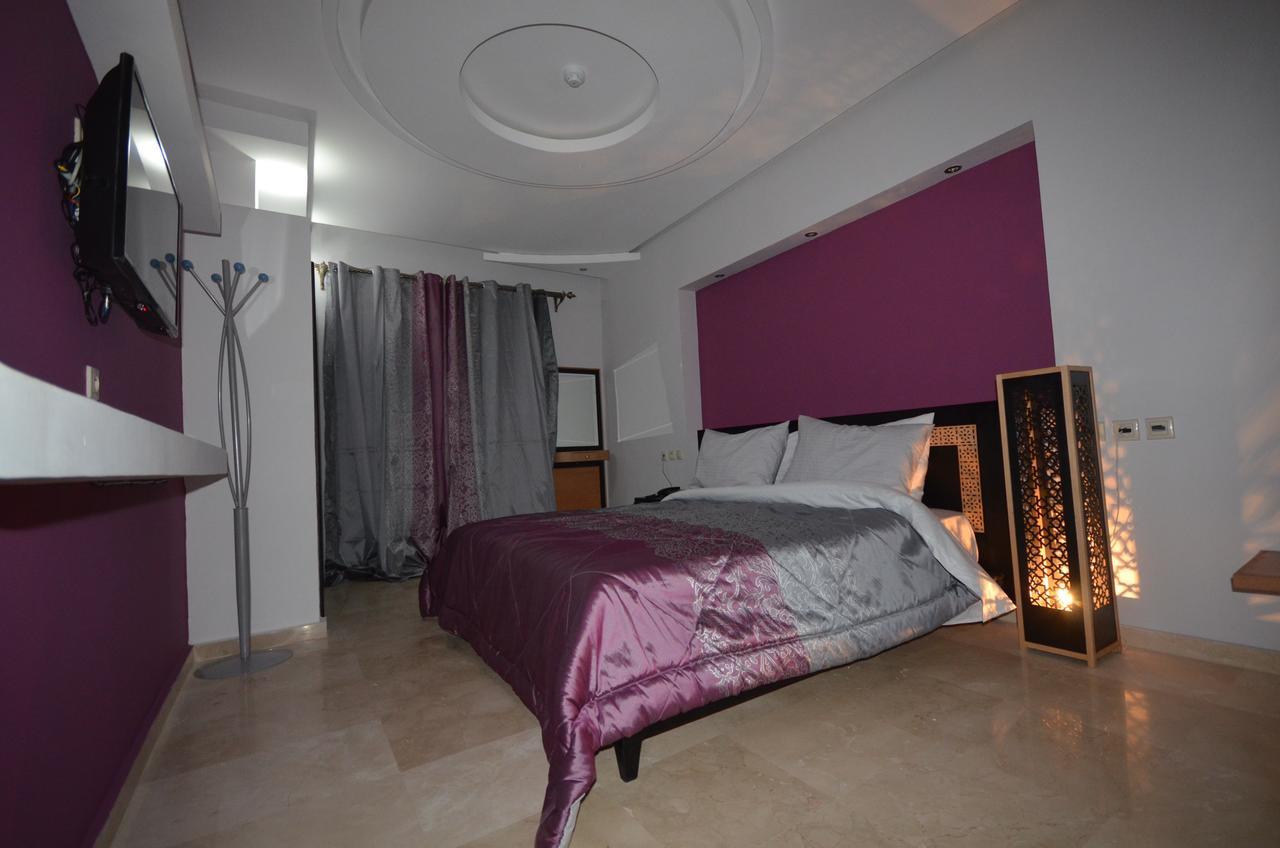 Hotel-Cafe-Restaurant Pyramides, Taza Zewnętrze zdjęcie