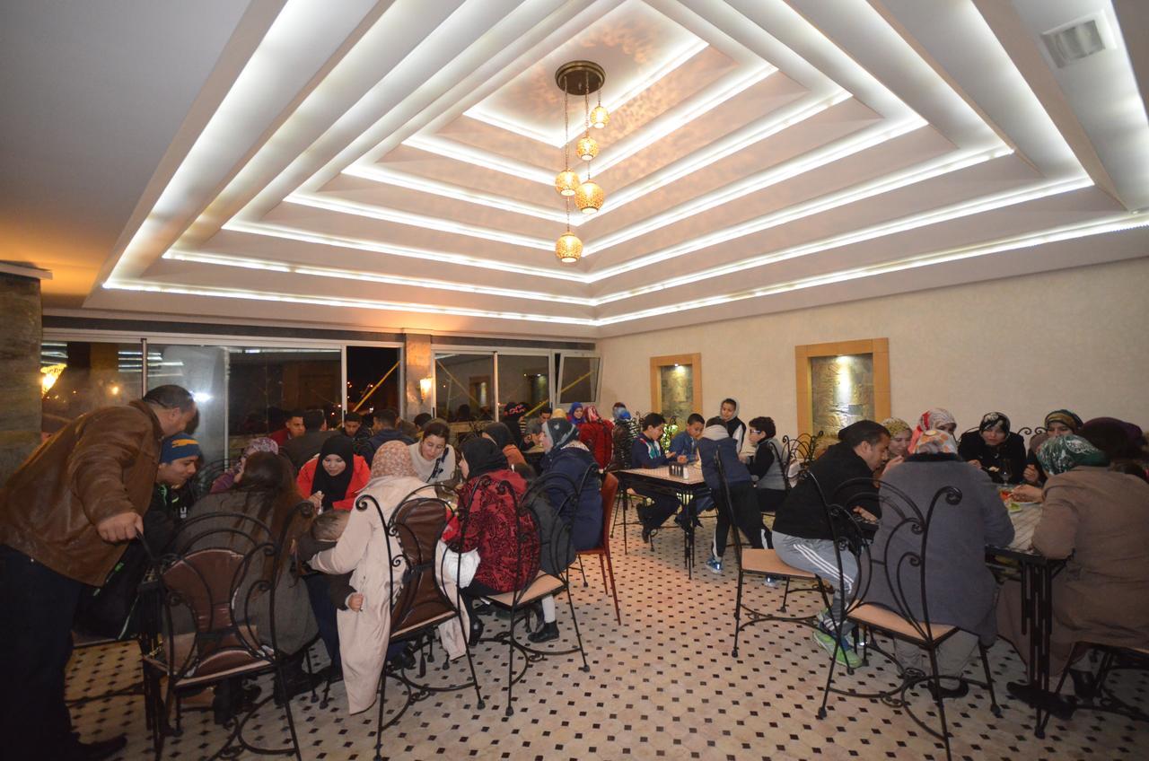 Hotel-Cafe-Restaurant Pyramides, Taza Zewnętrze zdjęcie