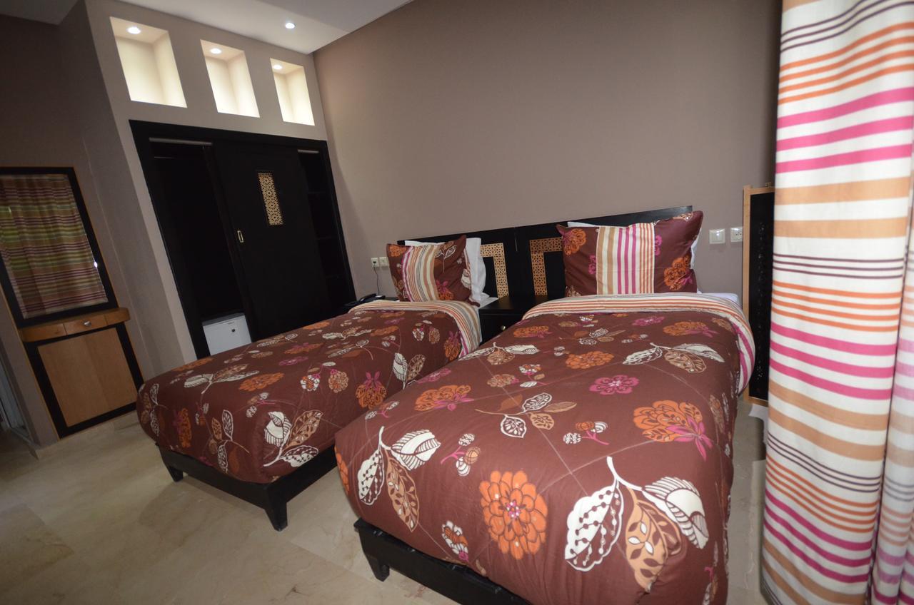 Hotel-Cafe-Restaurant Pyramides, Taza Zewnętrze zdjęcie