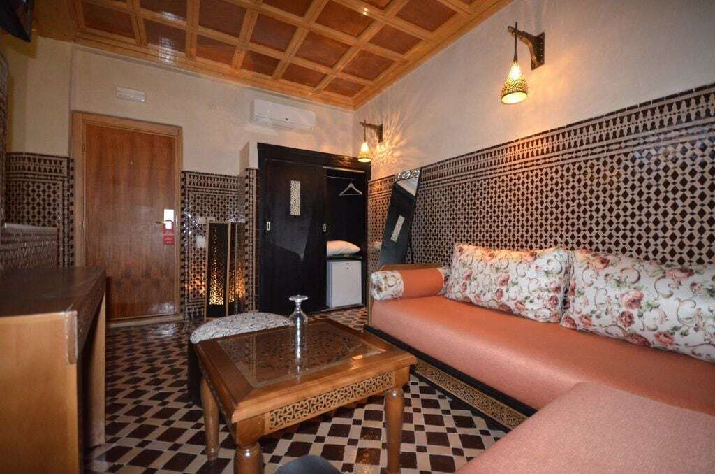 Hotel-Cafe-Restaurant Pyramides, Taza Zewnętrze zdjęcie